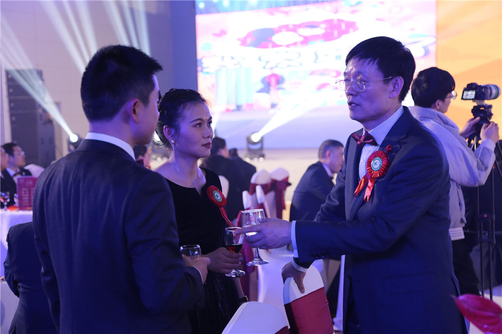 YU0A6054.jpg