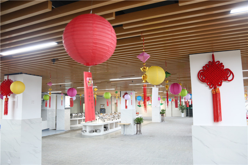 员工餐厅.jpg