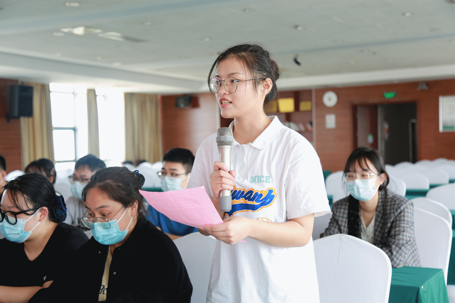 学生代表发言闪图.gif